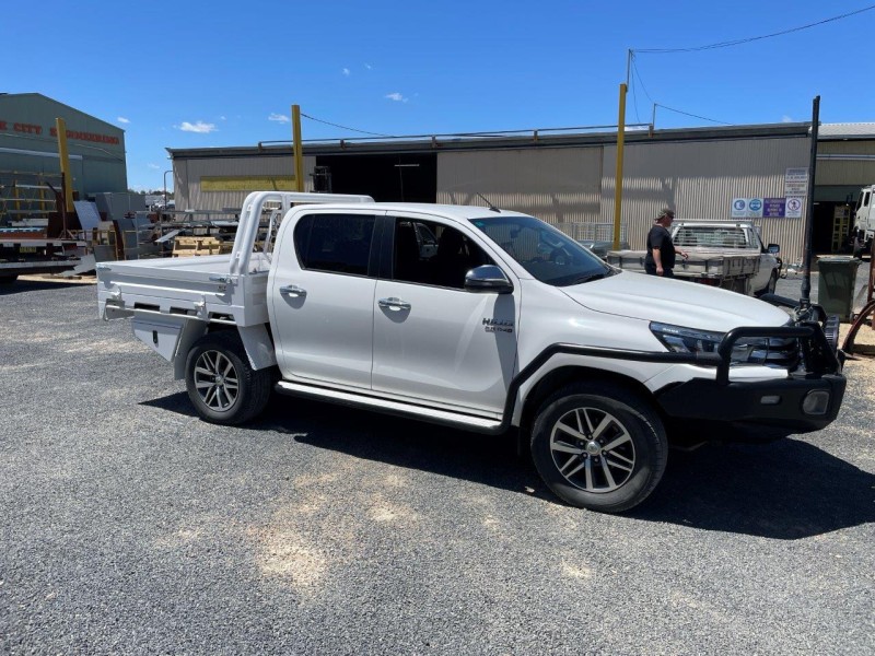 Toyota Hilux Dual Cab Tray
