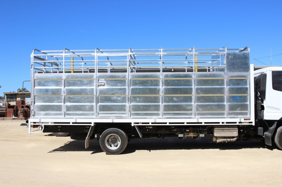 Cattle Floats - Sapphire City Engineering - Custom made Cattle Floats ...